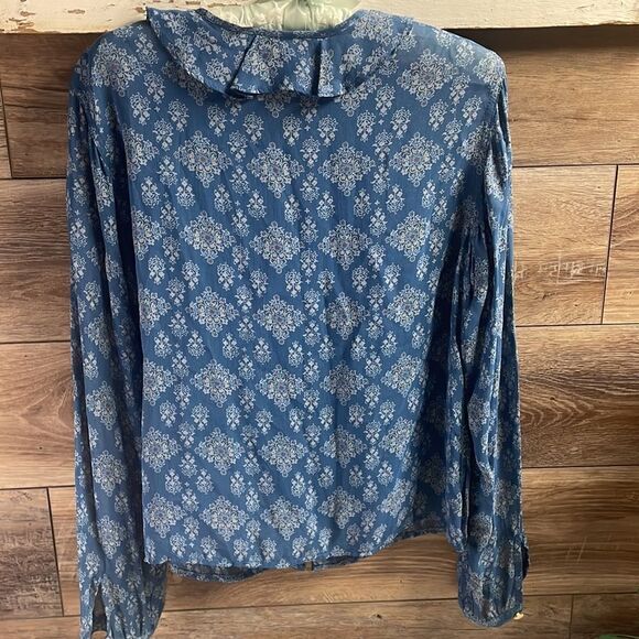 Liz Claiborne Ruffle Front Button Down Blouse, Ladies Size M, Blue& White - Picture 2 of 4